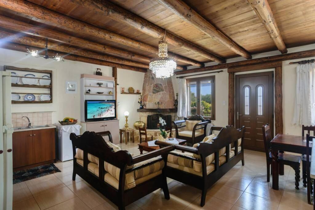 Agia  Dimitris'S Country House מראה חיצוני תמונה